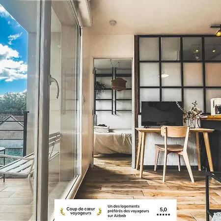 Au Petit Velo - Parking & Balcon アパート *