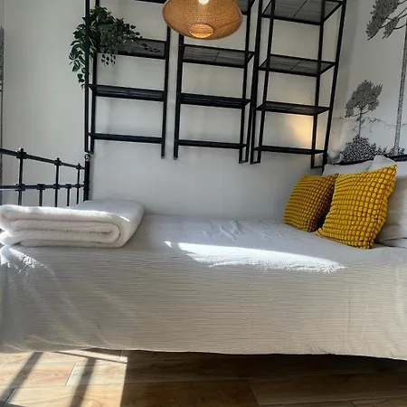 Au Petit Velo - Parking & Balcon